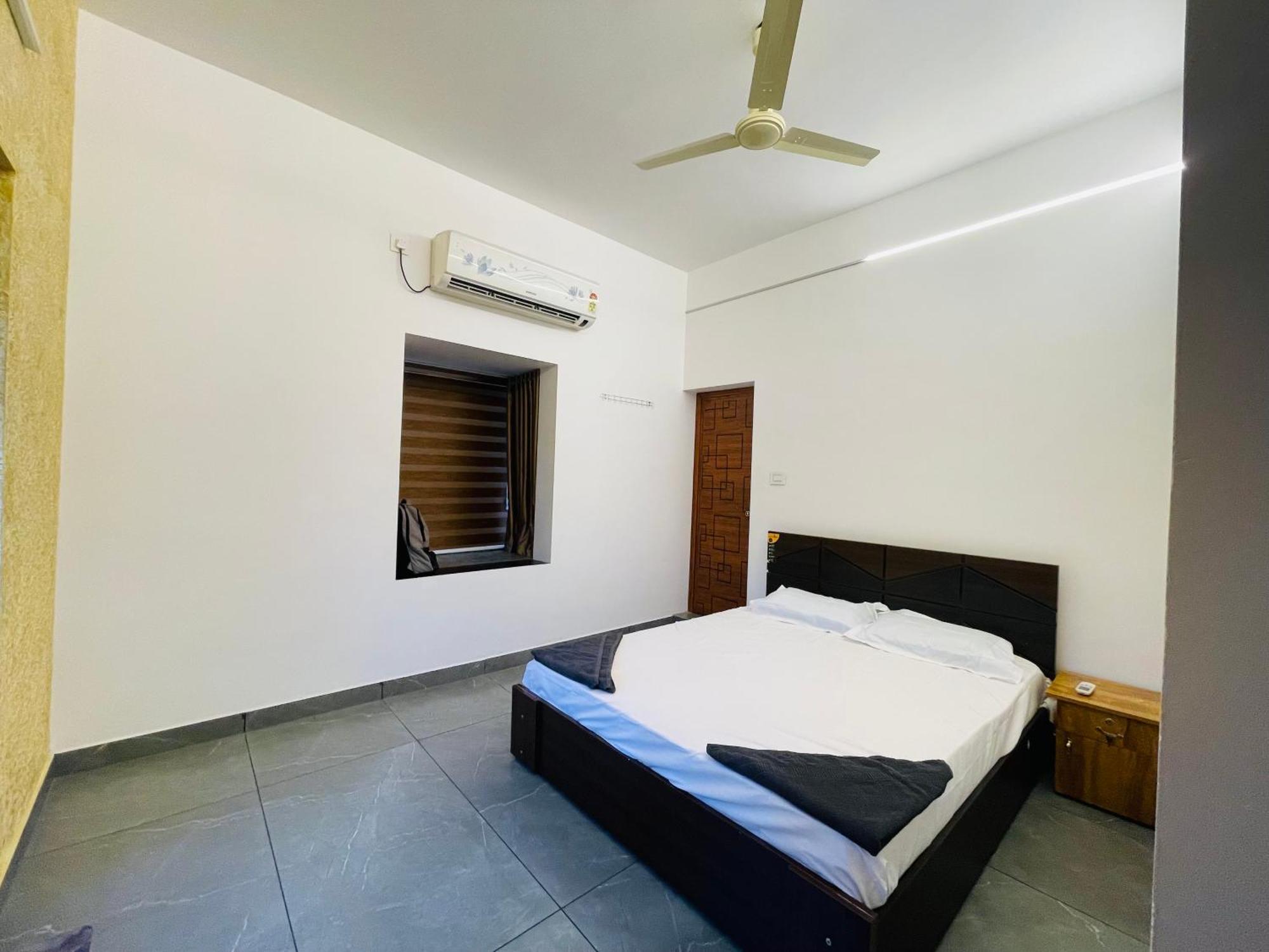 Zerahs - Independent Villa, Homestay