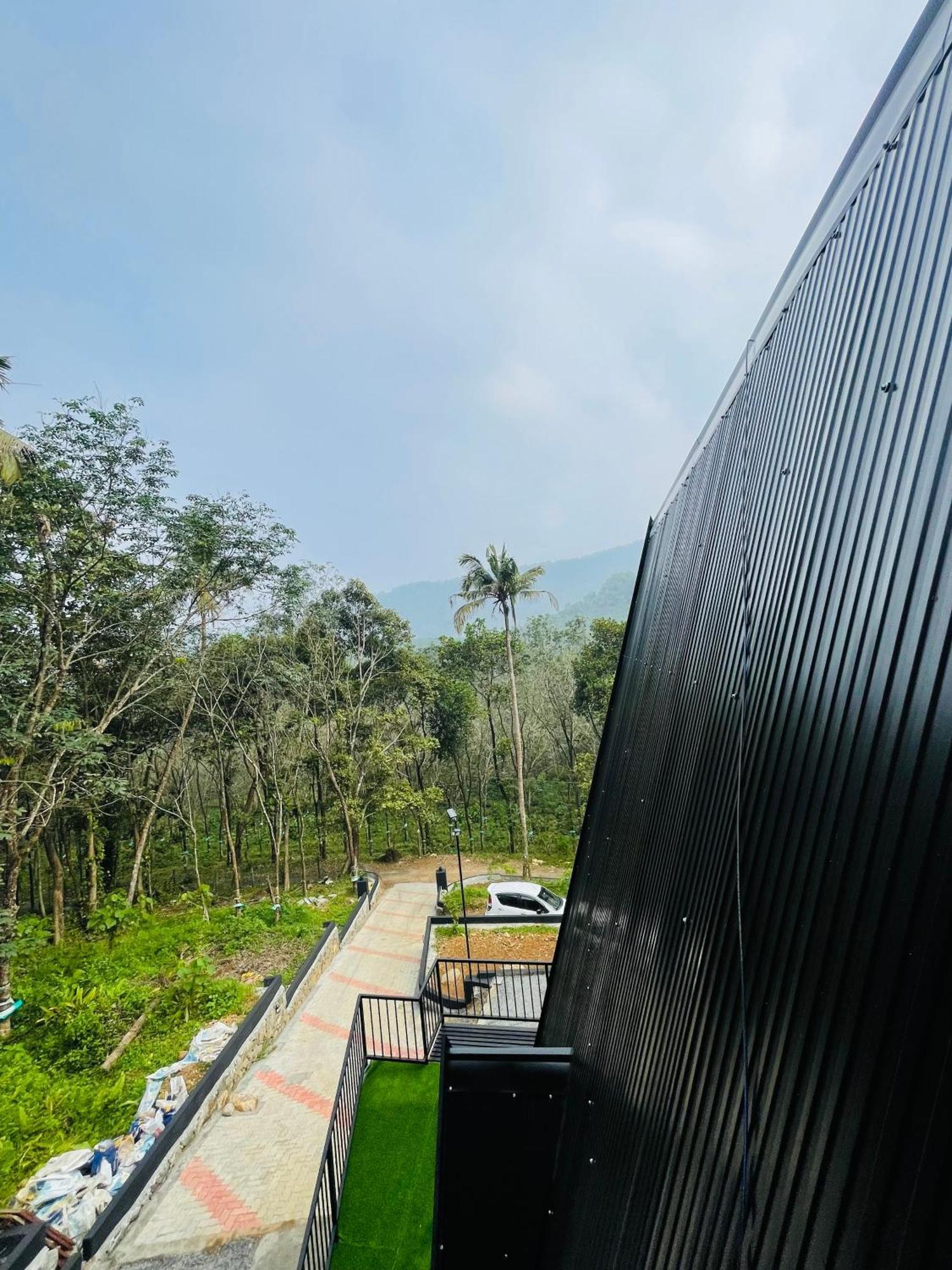 Zerahs - Independent Villa, Homestay Athirappilly