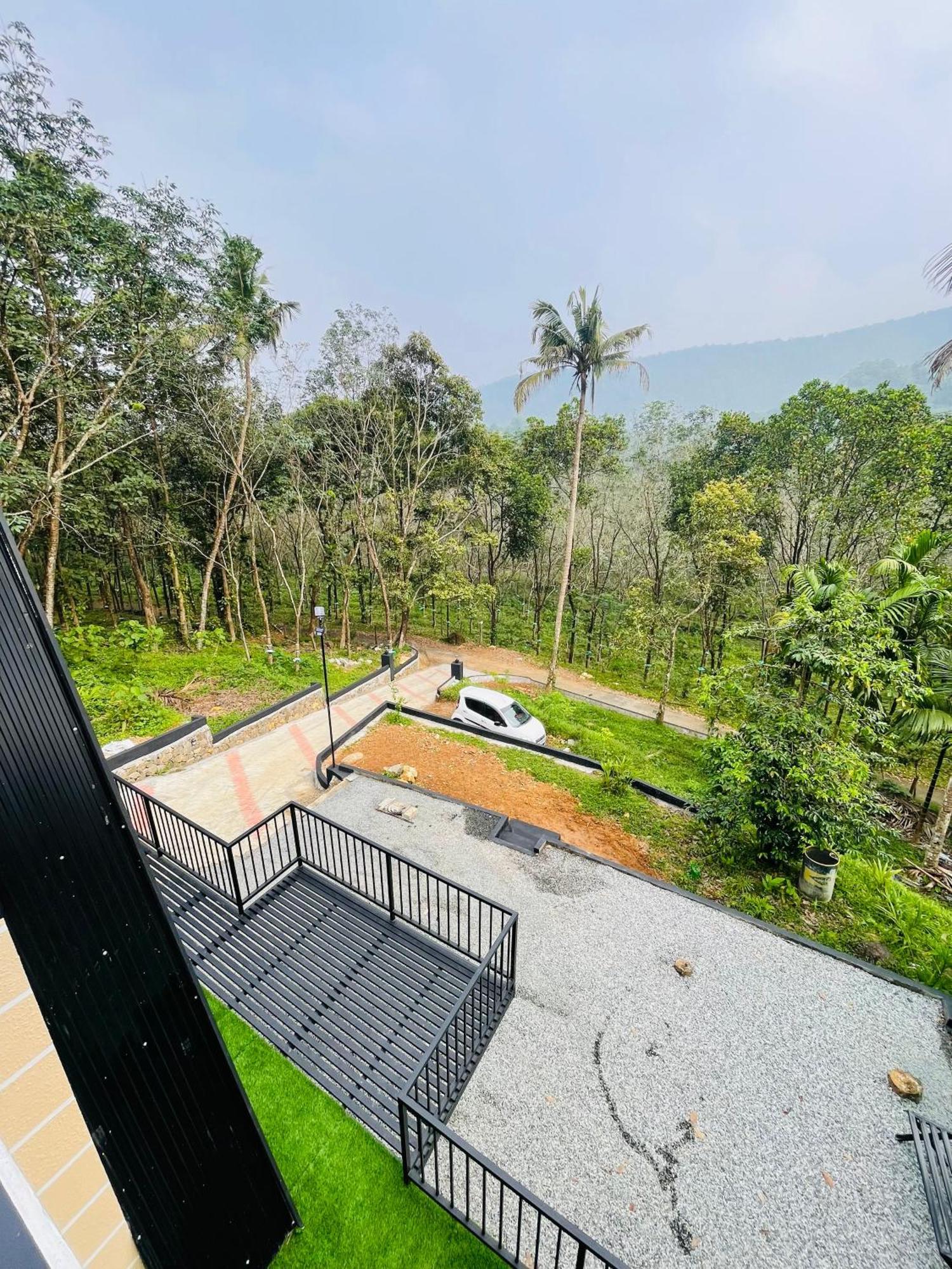 Homestay Zerahs - Independent Villa, Athirappilly