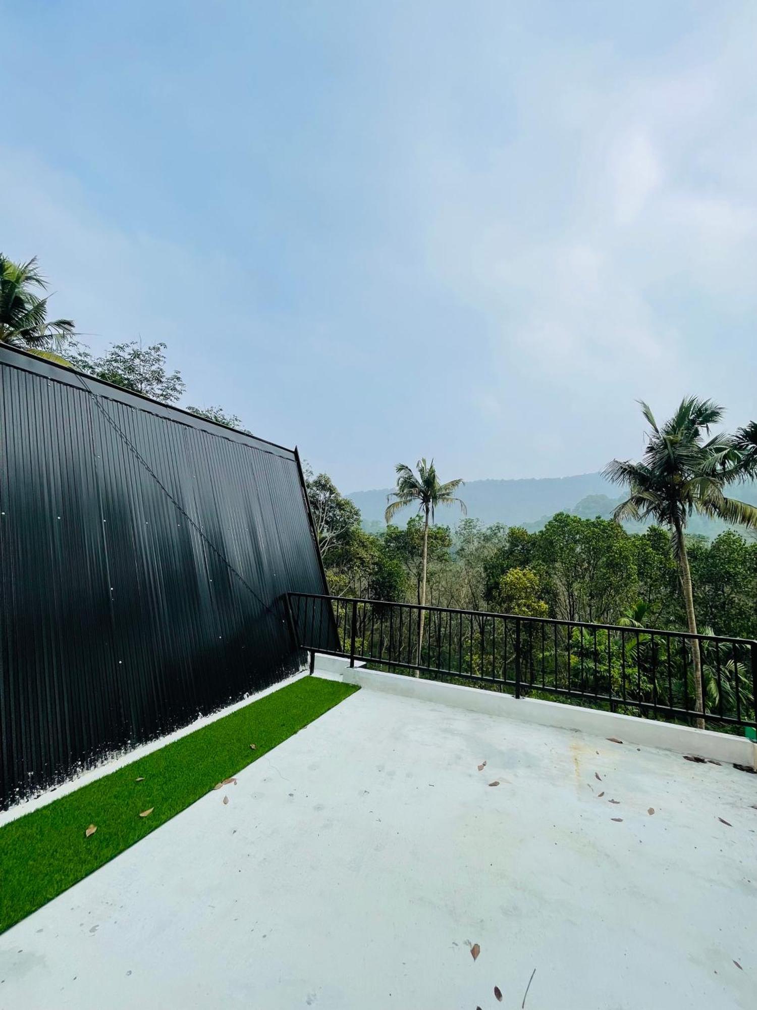 Zerahs - Independent Villa, * Athirappilly
